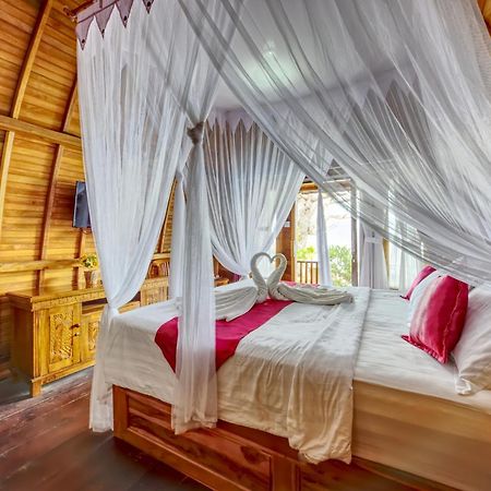 Santen Beach Bungalows Ped Экстерьер фото