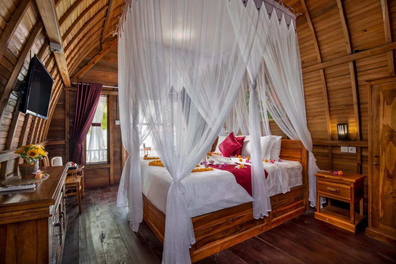 Santen Beach Bungalows Ped Экстерьер фото
