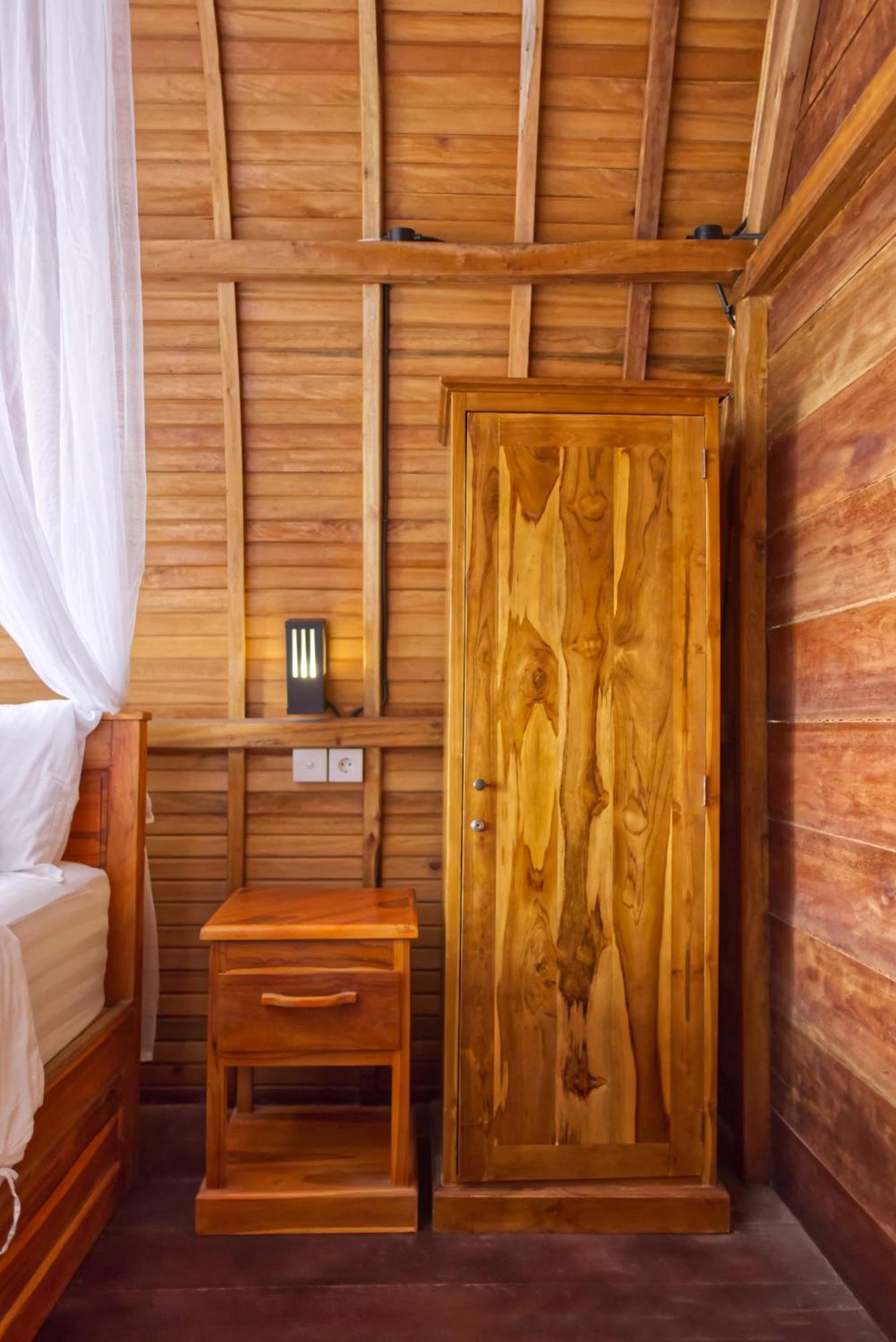 Santen Beach Bungalows Ped Экстерьер фото
