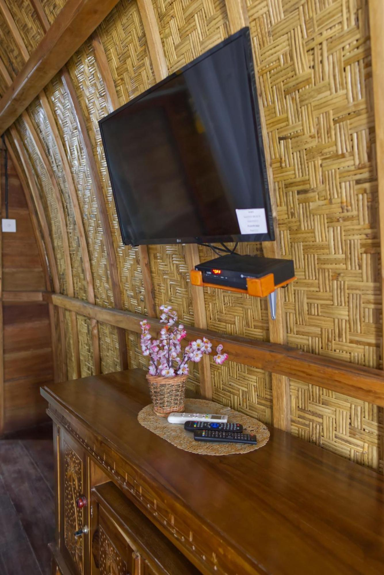 Santen Beach Bungalows Ped Экстерьер фото