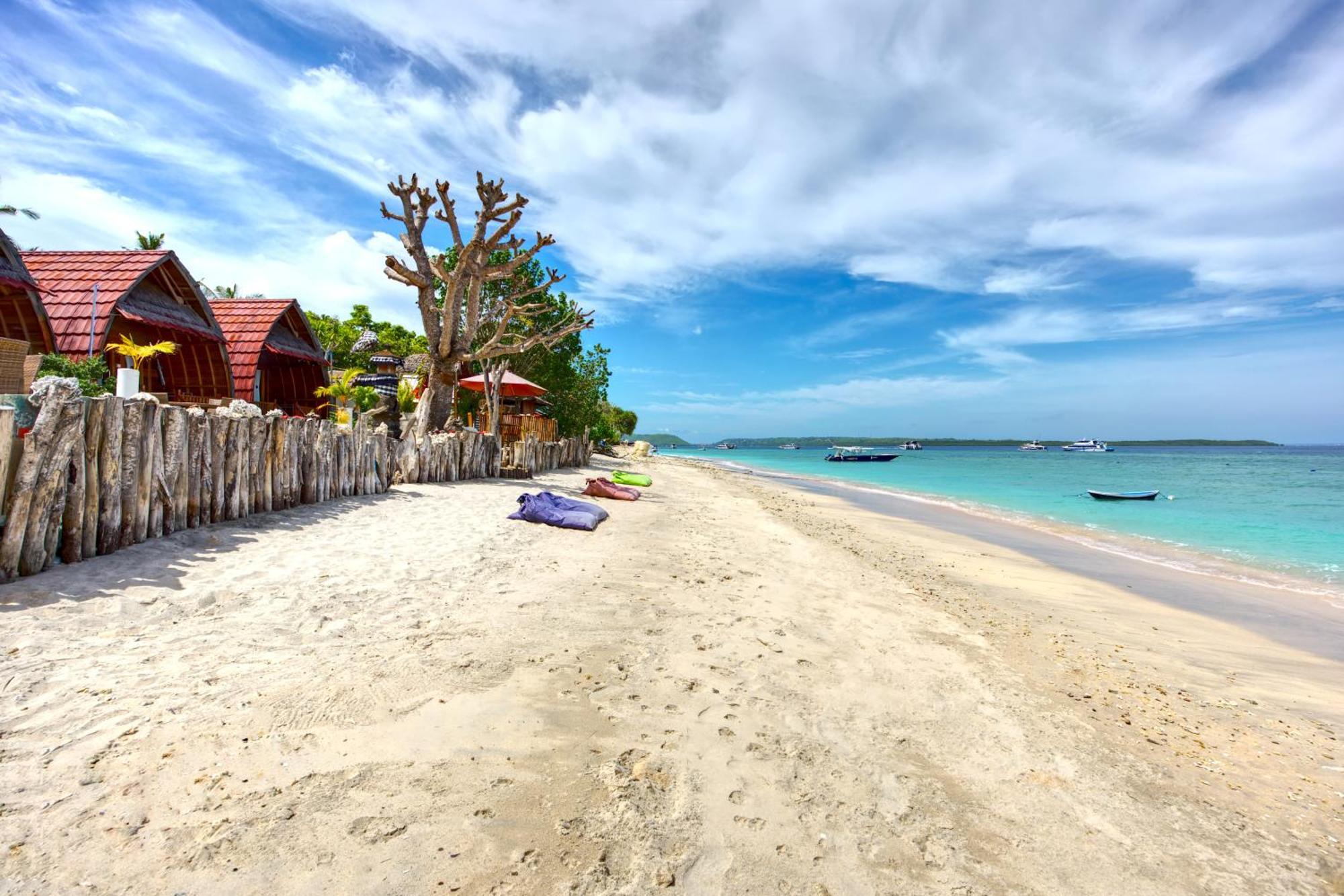 Santen Beach Bungalows Ped Экстерьер фото